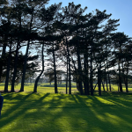 Soleil couchant sur piste
